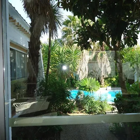 بيت ضيافة La Maison Blanche